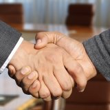 Ce serait l'objectif d'un médiateur cantonal qui aurait pour objectif d'éviter aussi souvent que possible le recours aux autorités judiciaires ou administratives.